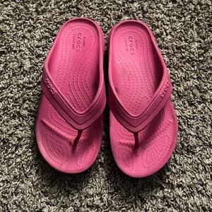 CROCS Vibrant Pink Sandals Girls Sz 1